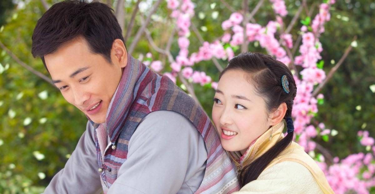 2012年的三部剧:《刺青海娘》,《王者清风》,《饮食男女2012》都没有