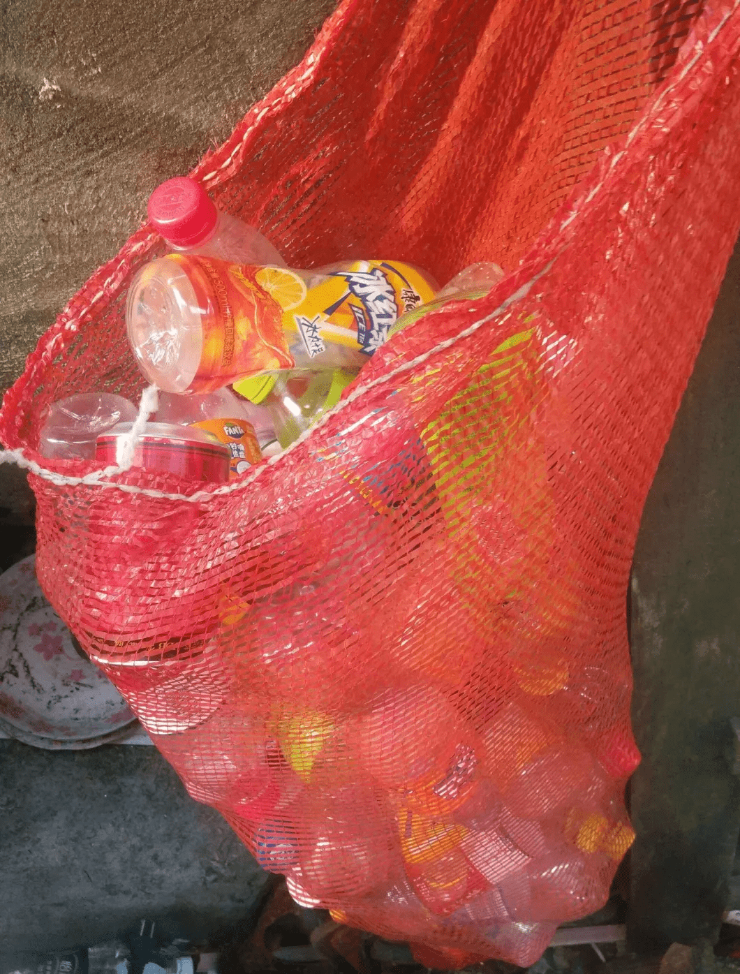 在杭州,你肯定做过这几个收破烂的行为!_袋子_盒子_瓶子