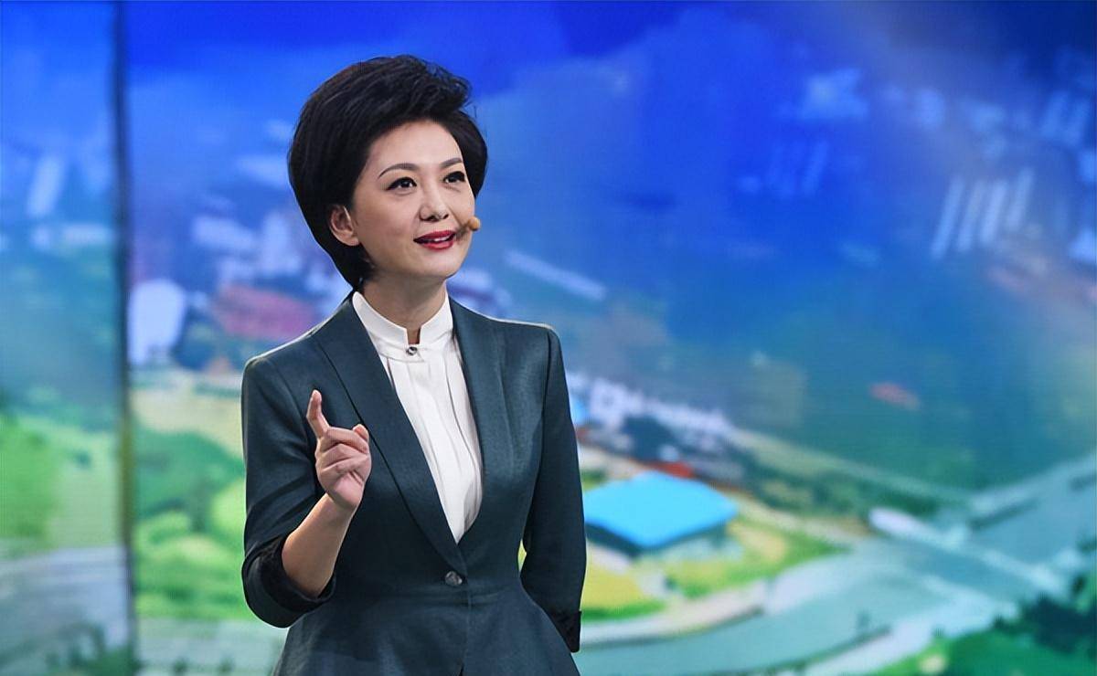 电视著名主持人海霞,嫁大11岁清华教授,结婚22年幸福如初_工作_节目
