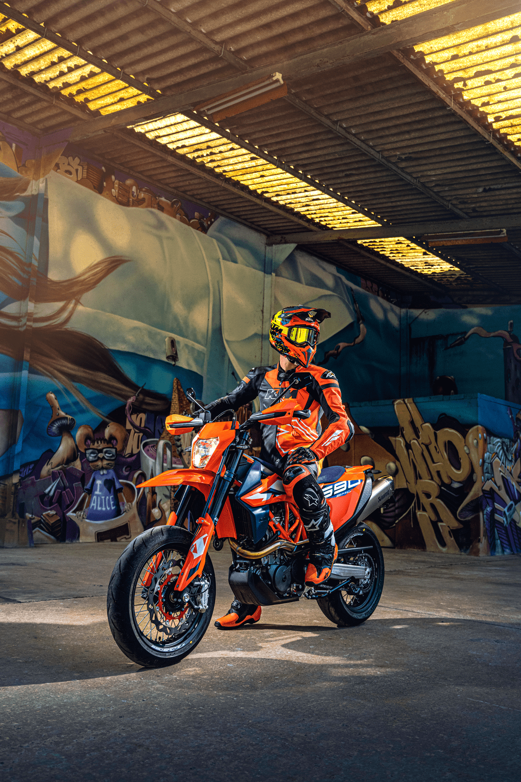 ktm 2023 款 690 enduro r,smc r 户外特写_搜狐汽车_搜狐网