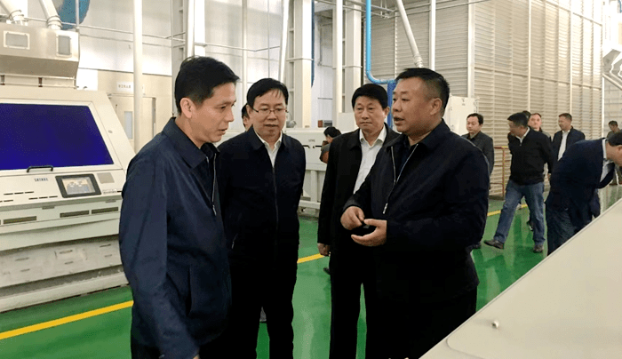 安庆市委副书记胡红兵,望江县委书记霍辉,县委副书记朱显璋,县领导