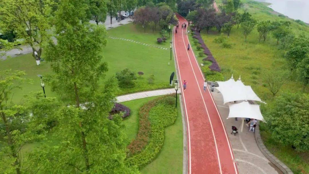 位於巴濱路南段的兒童公園是這條臨江自行車道的休息公園之一這個佔地