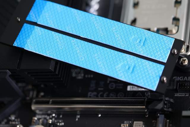 Zen 4新平台性价比中端主板,技嘉小雕B650M AORUS ELITE AX评测体验