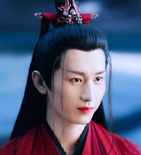 红衣古装美男:鹿晗,罗云熙,任嘉伦,成毅,谁动摇了你的心?