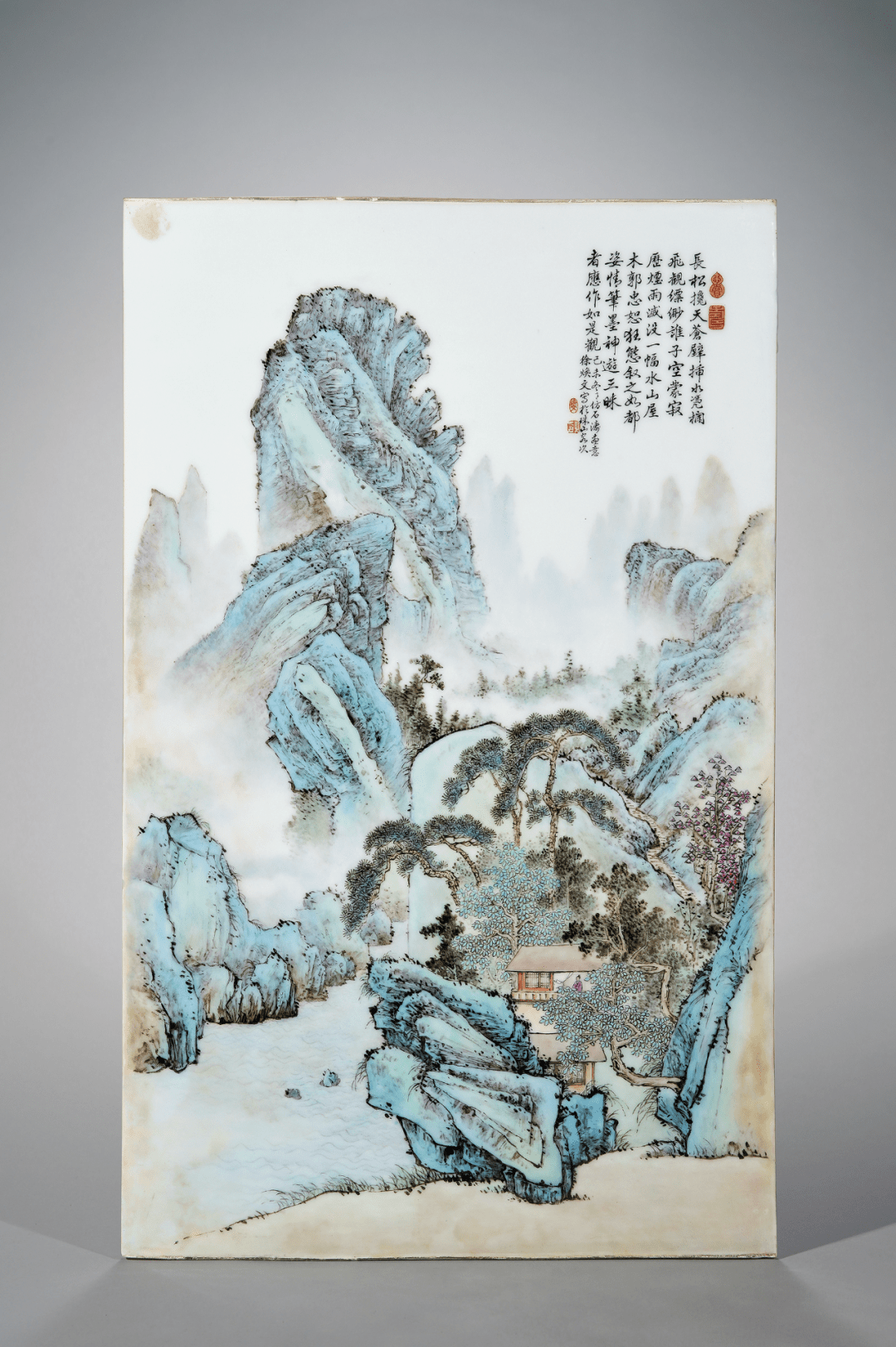 任景德镇艺术瓷厂美研所副所长,擅长粉彩山水,师从珠山八友之子汪少平