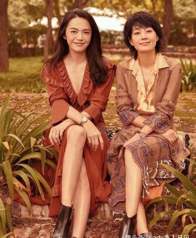 姚晨,刘涛,女明星罕见同框,谁才是气质合照高手?