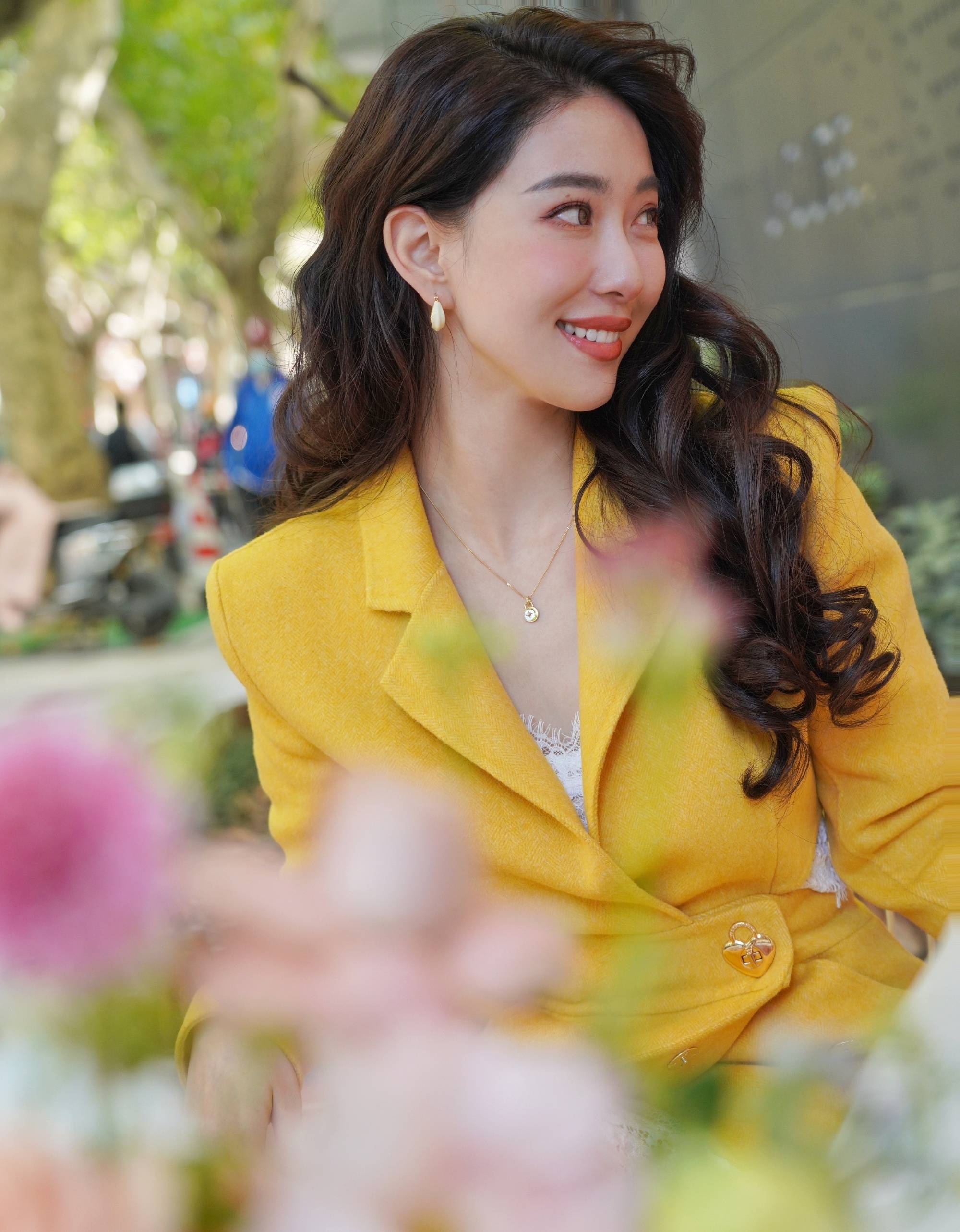 网络红人沈韵菲晒悠闲写真,慵懒又精致的秋日优雅ladylook_留言道