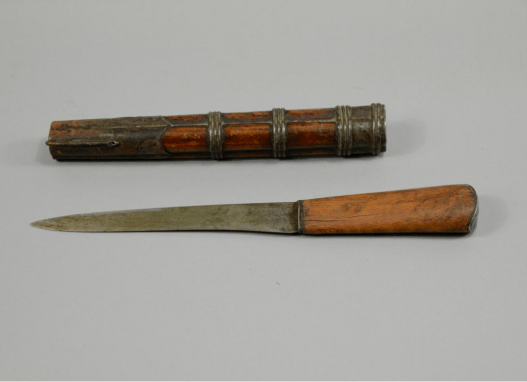 两个打造丨达斡尔民族博物馆线上文物展(二)达斡尔族猎刀_刀鞘_cm