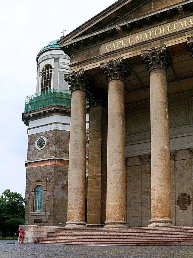 匈牙利埃斯泰尔戈姆大教堂_广场_雕像_李斯特