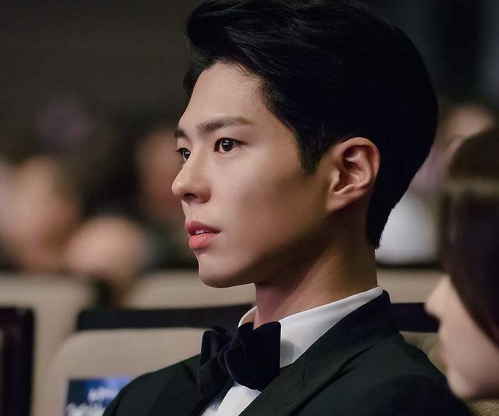 朴宝剑演艺事业被迫停滞,带帽子低调现身,两年内不再出新作品_欧巴