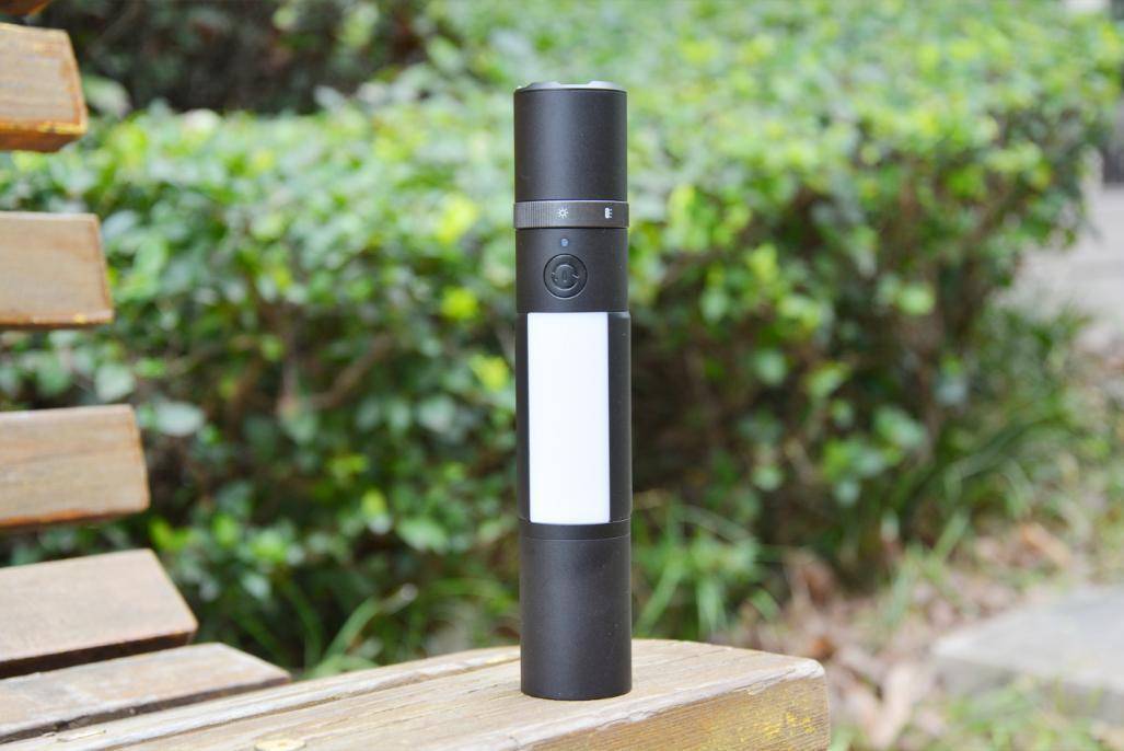 小米米家多功能手电筒测评:带破窗器,能割安全带,守护出行安全