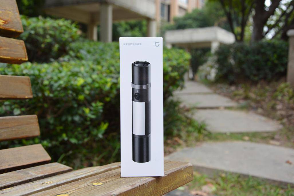 小米米家多功能手电筒测评:带破窗器,能割安全带,守护出行安全