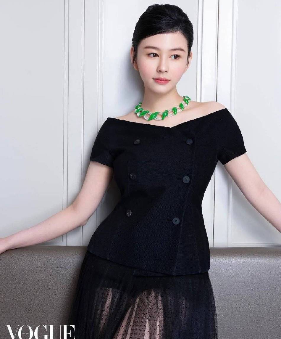 雪肤玉貌太性感撩人_沈月_大片_母亲