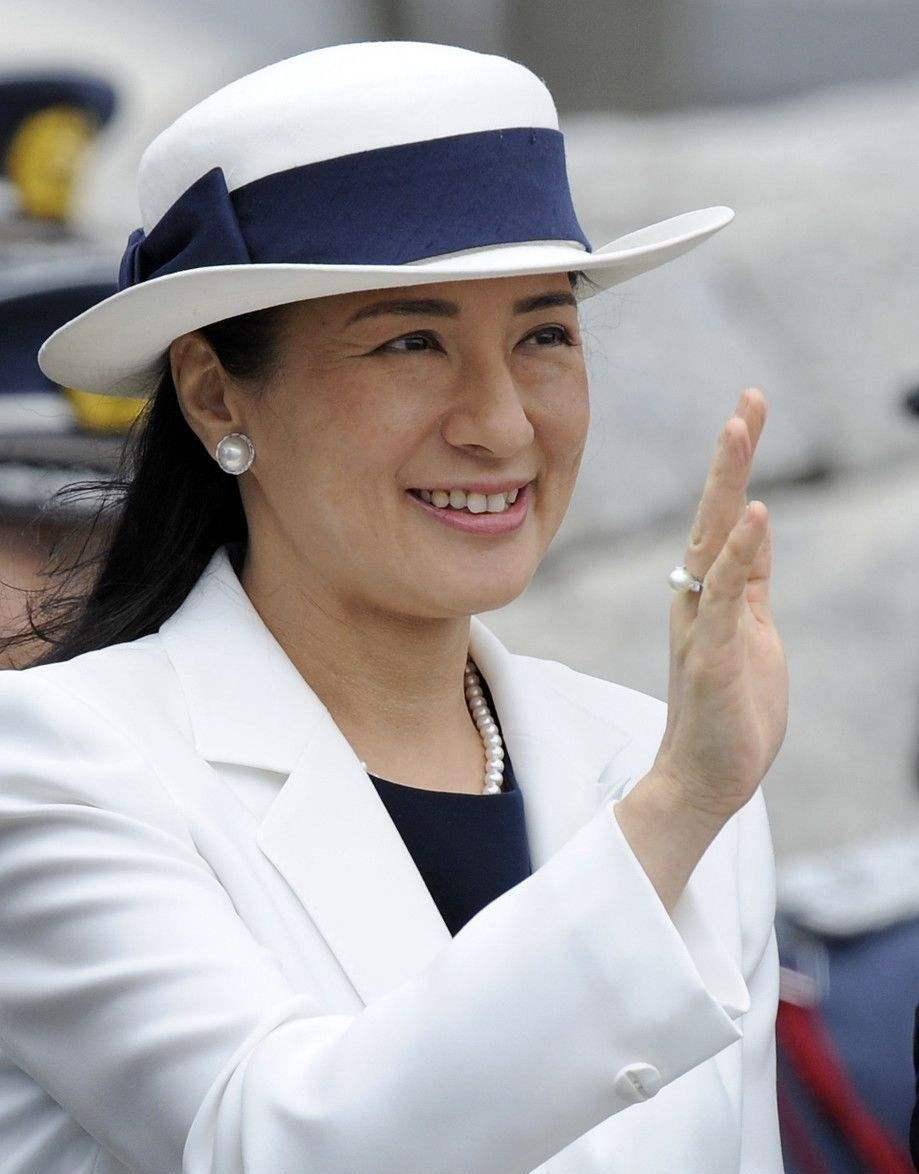 56岁雅子皇后久违现身!