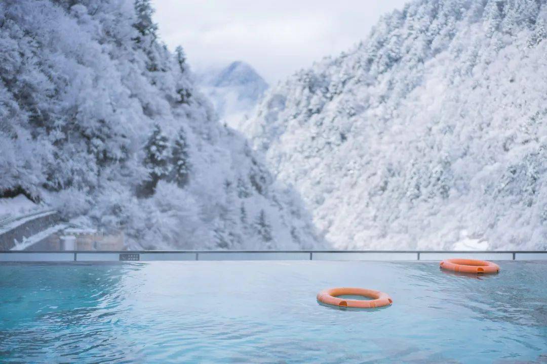 冰川雪山温泉一网打尽,不输瑞士的绝色雪景,最少只要2天假~_川西_仙境