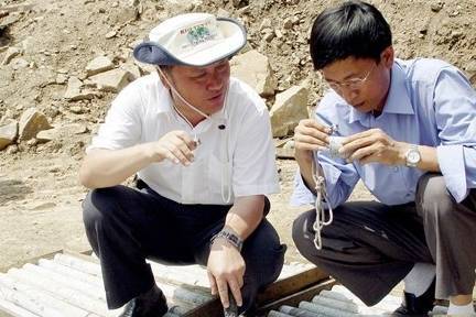 此人捡到一块石头，祸乱中国2000千年，至今还有无数人苦苦寻找