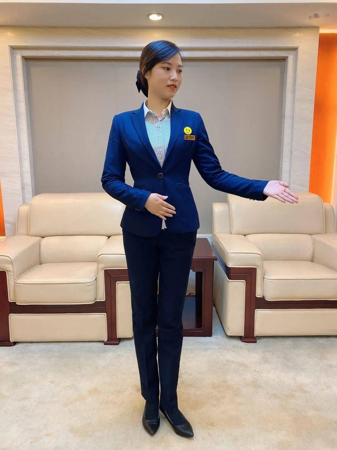 服务有礼真情相随长岭接待会议中心开展全员服务礼仪培训