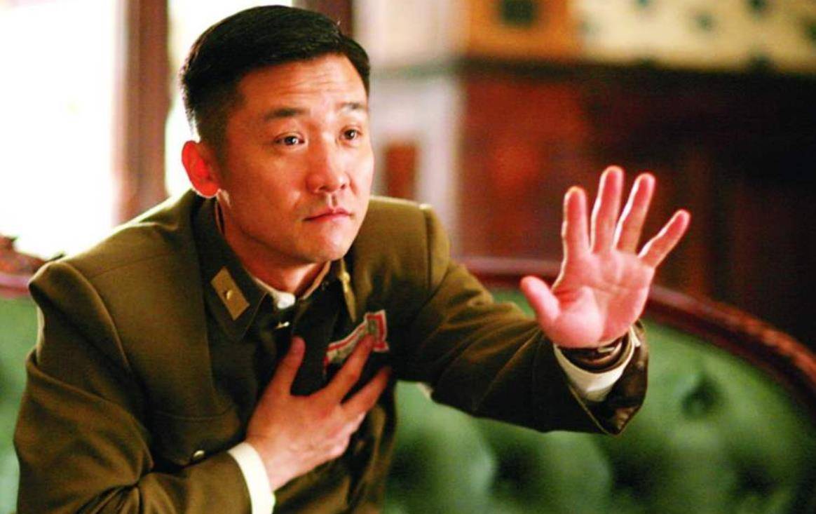 提起黄志忠,相信观众们都会想起他最近新翻拍的《亮剑》.