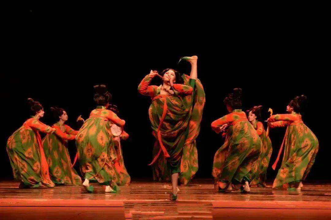 【今日头条】身体与姿态: 舞蹈《唐宫夜宴》的跨媒介表演性