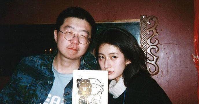 李诞承认和妻子分手,之前和美女游玩被拍,网友:真浪子从不靠岸_女方