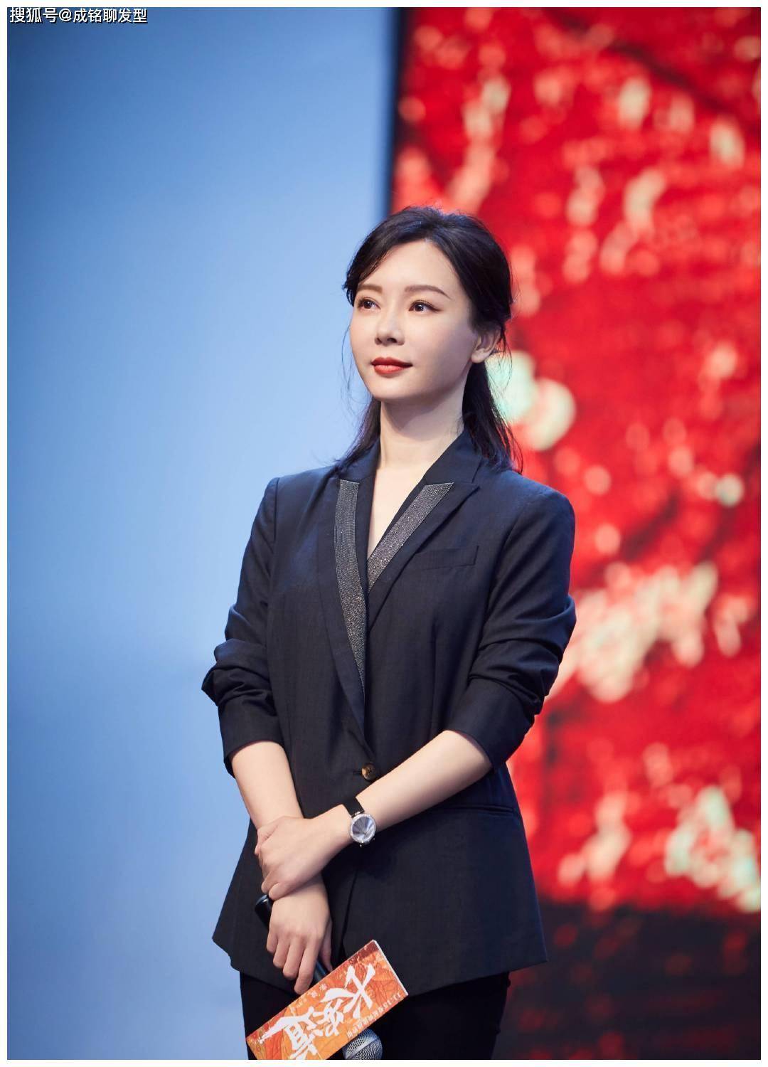 《完美关系》陈数演绎职场女性,精英范穿搭干练有型,御姐在线!