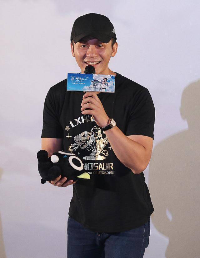 就像罗小黑的配音演员那样,她一人为十二个角配音,观众似乎也没听来!