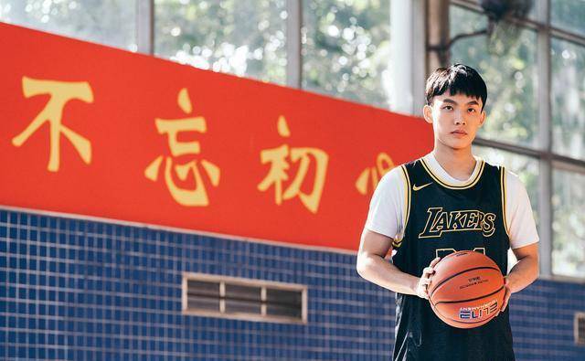 顾全是奇兵,周鹏如有一宝,杜锋释放感谢37岁老汉哈达迪_篮板_比赛