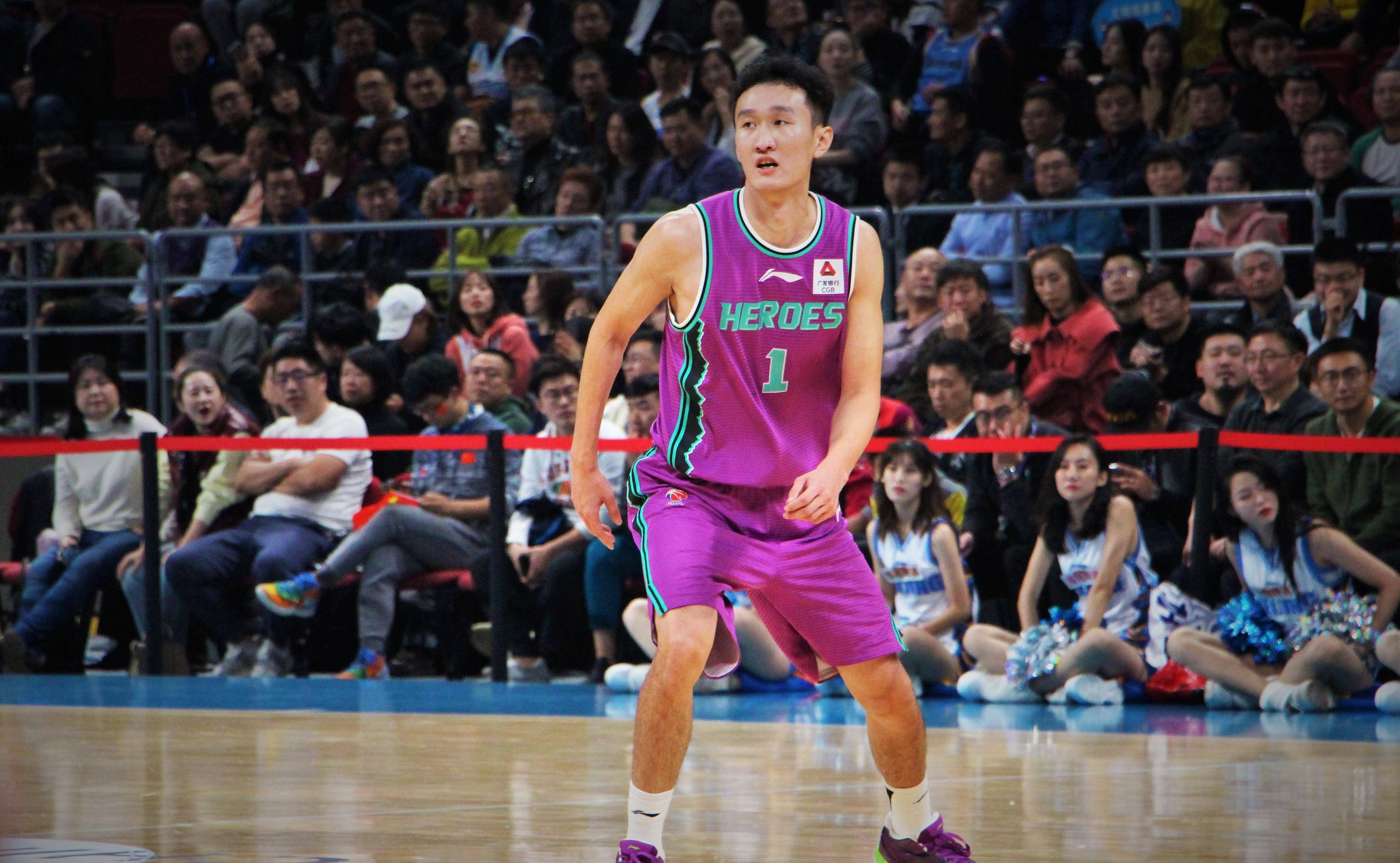 昔日北控大腿回到家乡却无球可打,31岁的他还能被巩晓彬信任吗_刘大鹏