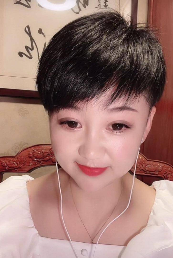 杨冰妻子胖丫图片