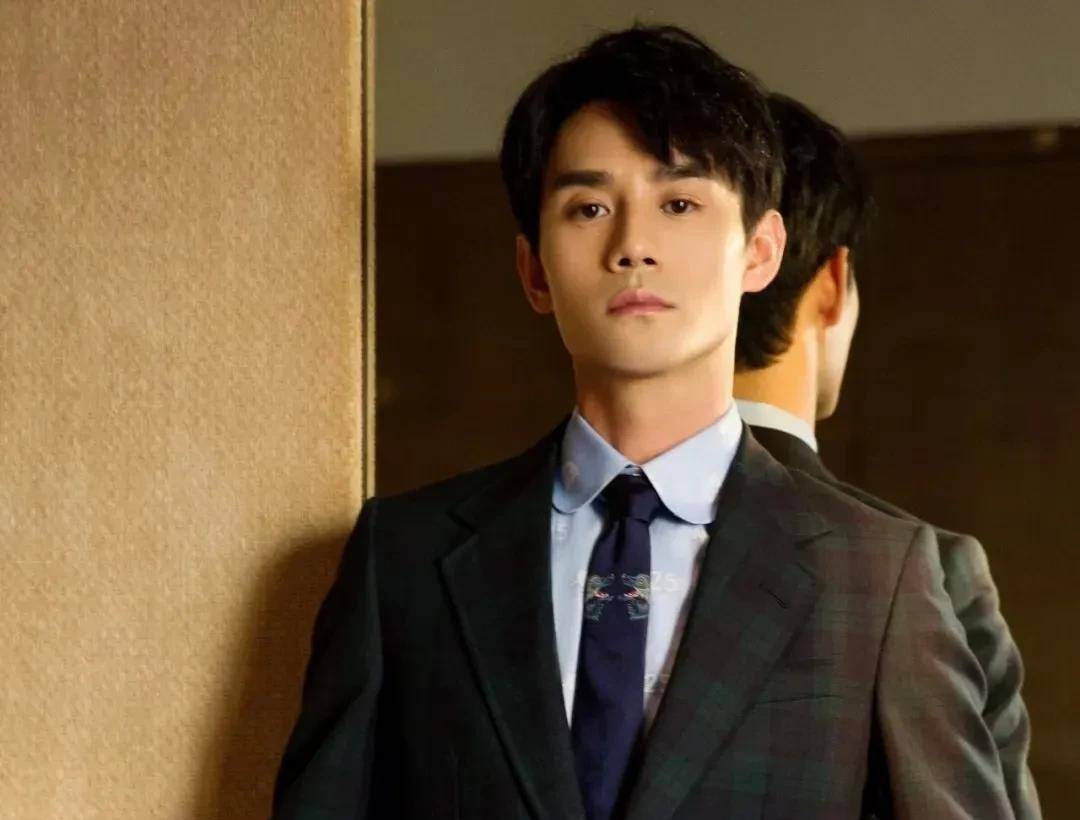 观众眼中的金鹰男神,曾因父亲去世放慢脚步,如今努力前行_角色_侯鸿亮