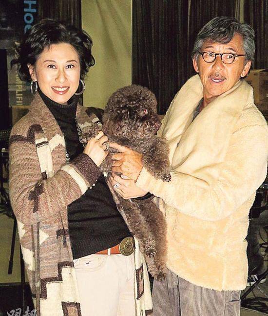 73岁林子祥近况曝光,分手糟糠娶情人,夫妻恩爱令人羡慕_叶倩文_吴正