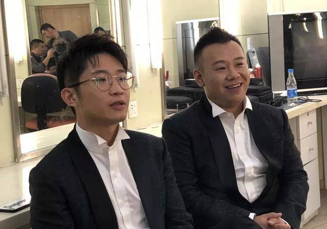 金霏,陈曦和孟鹤堂,周九良,两对演员都是目前年轻观众喜欢的青年相声