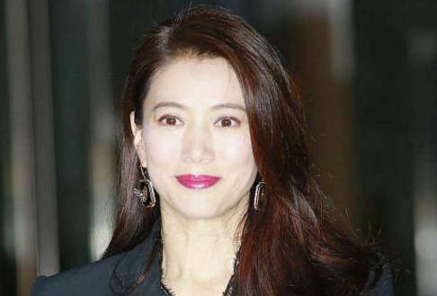 袁咏仪,被张智霖独宠多年,网友:感受到她的幸福感_罗兆辉_何鸿燊_香港