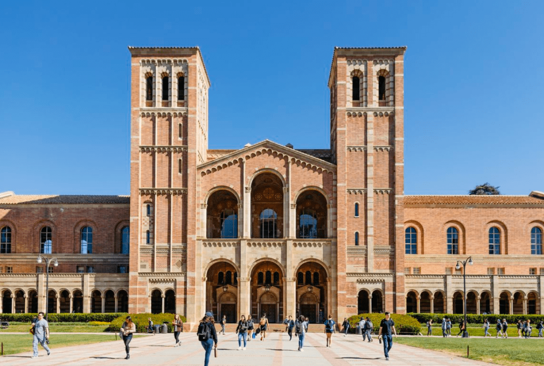 分别进入了哥伦比亚大学,纽约大学,亚利桑那州立大学,阿拉巴马大学等