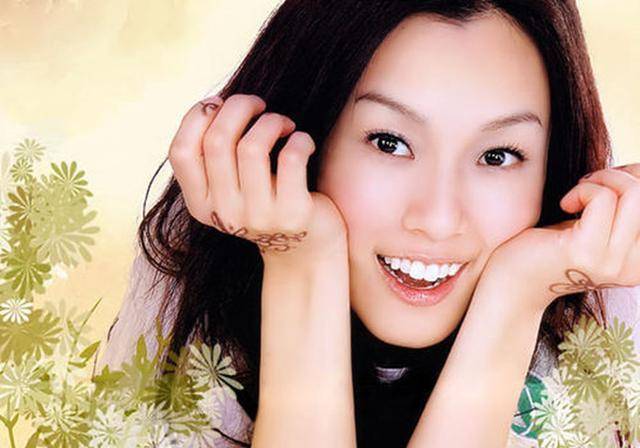 44岁范玮琪晒素颜照,头发凌乱双眼无神,网友担心其身体出问题_状态