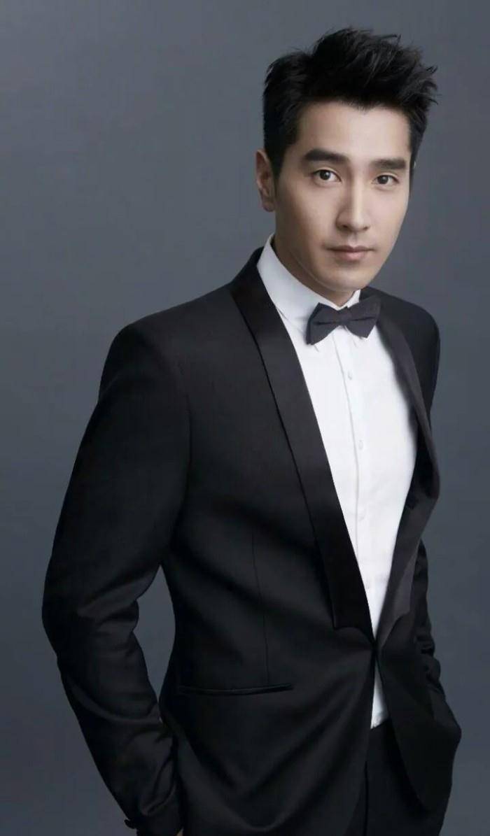 《兰心大剧院》预告:巩俐与赵又廷相差近19岁演吻戏_影片_保养_什么