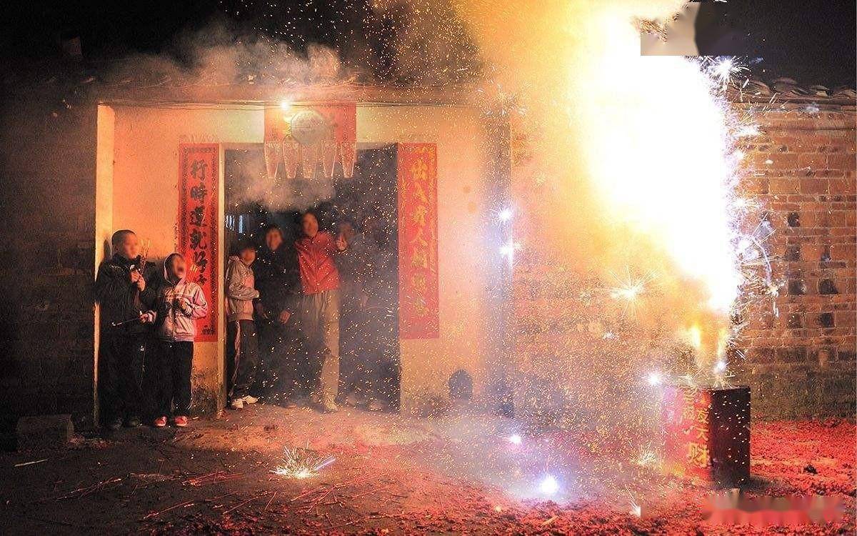 今年过年能否放鞭炮？两地鞭炮“禁改限”，农民：可禁洋节别禁炮_硫磺_电子_空气