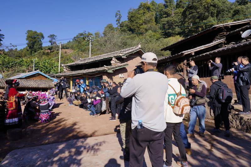 50餘名州內外知名攝影師走進永仁開展攝影採風活動_鄉村_宜就鎮_永仁