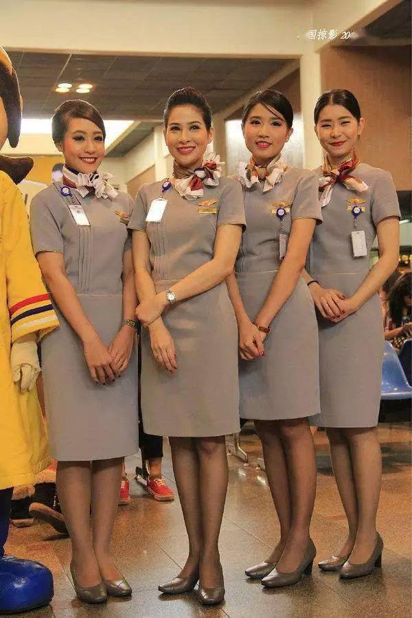 光彩照人的各国空姐照片_制服_俄罗斯_法国