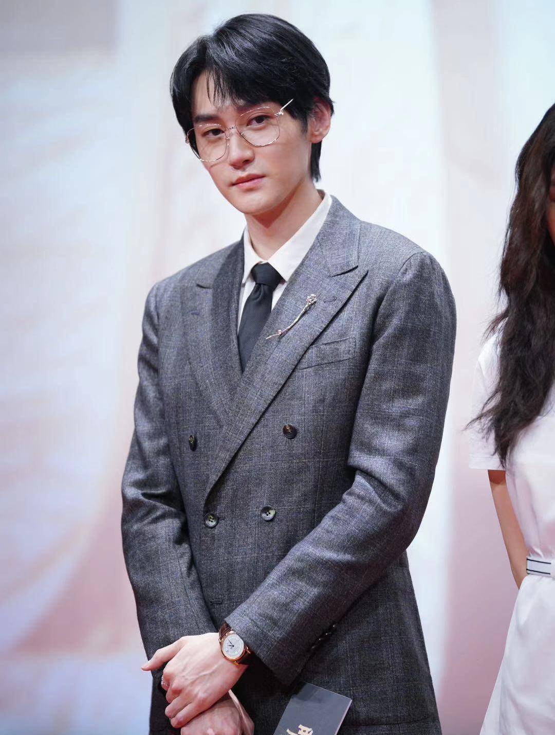 《晴雅集》上海路演 伴郎专业户 邓伦首当证婚人引爆笑