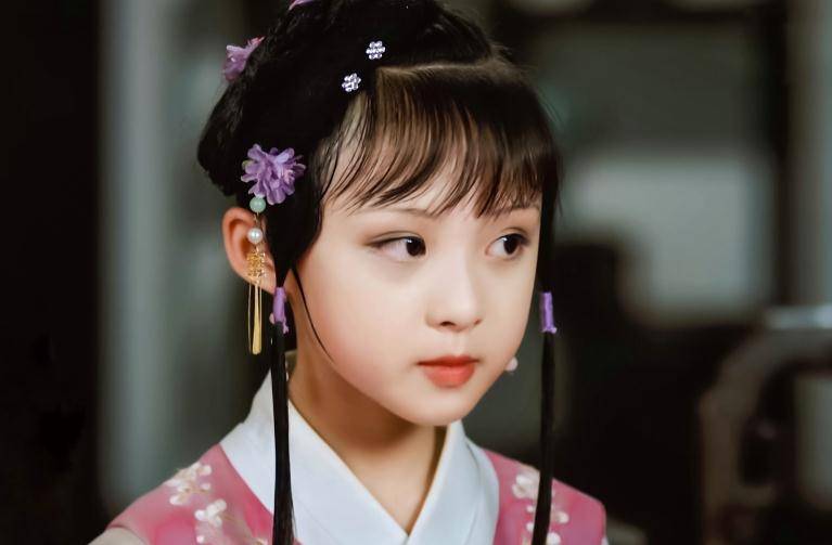 《小戏骨红楼梦》4年,“林黛玉”悄悄长大,13岁的腿长成焦点_周漾玥_角色_形象