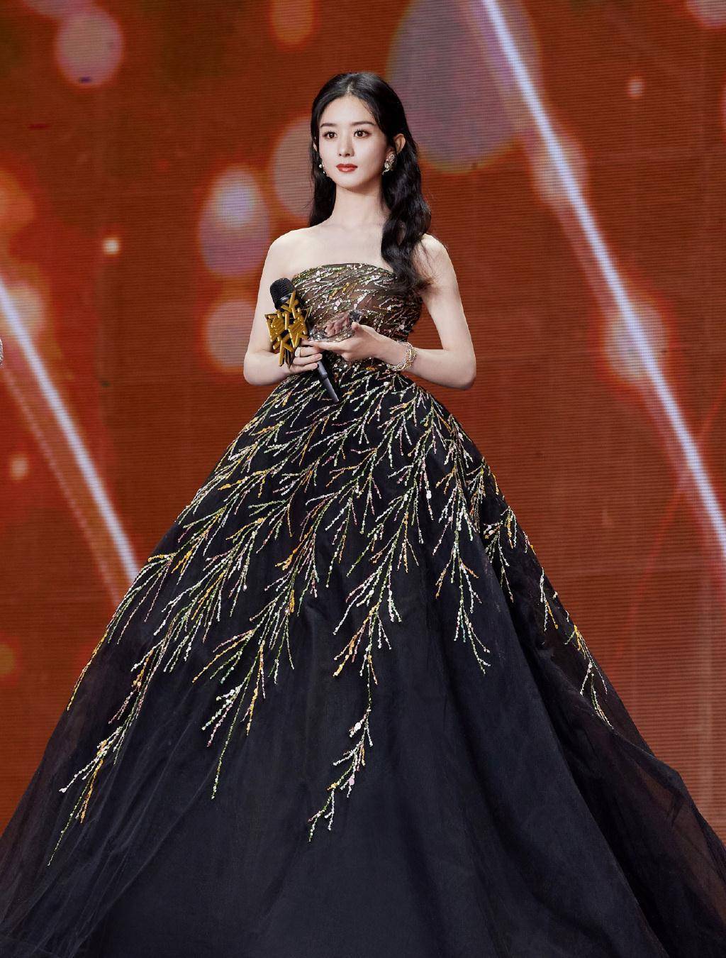 赵丽颖的造型师换得太值_资源_因为_礼服