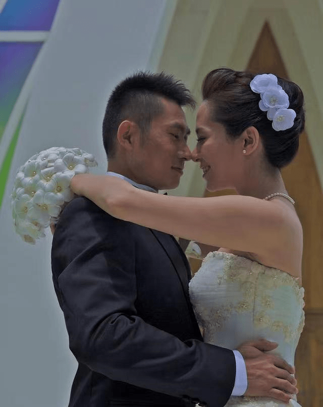 港姐郭羡妮:我这辈子最正确的决定,就是为普通丈夫生了个女儿_生活