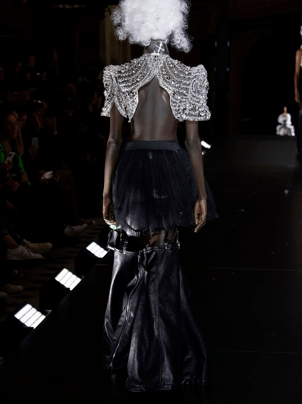 noir kei ninomiya パンツ（その他） 黒 2019324J0015 Noir Kei Ninomiya 2023春夏| 带你领略“五彩斑斓的黑”！_服装_