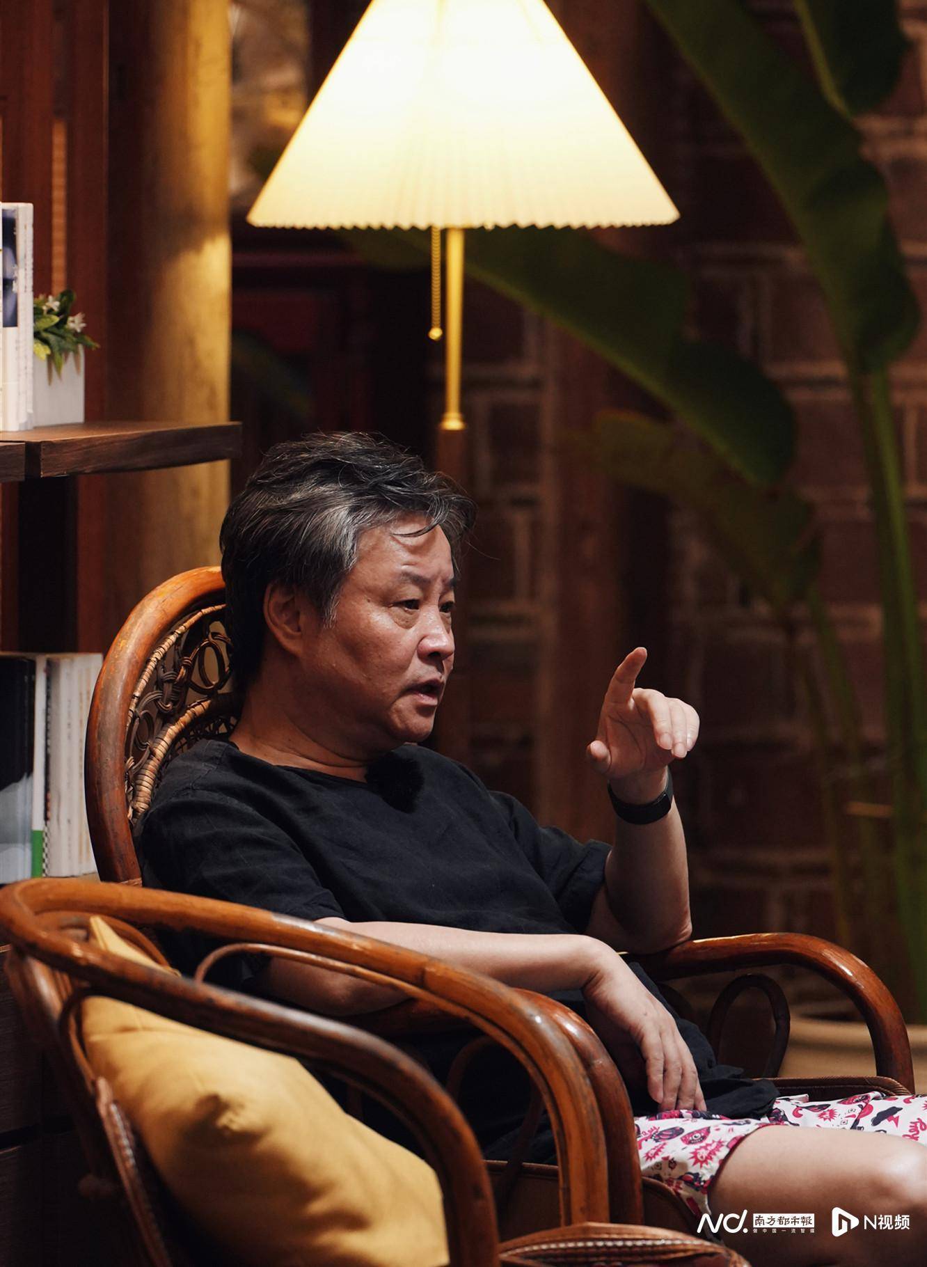 余华,苏童,西川相聚"在岛屿读书":开启文坛老友记的旅行_节目_文学