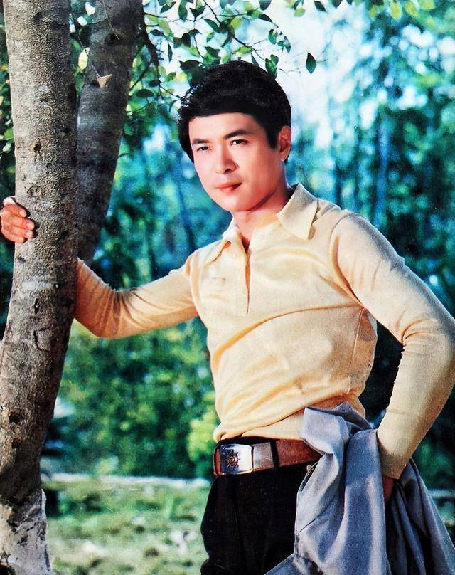 迟志强青年照曝光,曾主演《小字辈》《夕照街》,63岁近况怎样_电影