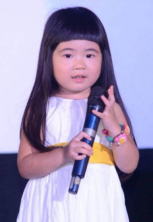 曹格女儿grace长大了,穿露脐装秀大长腿超可爱_grace_姐姐_照片