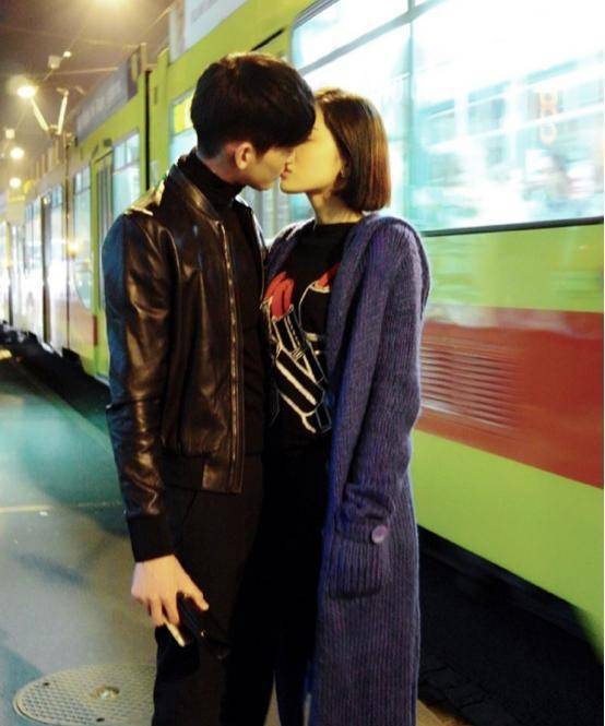 张翰的第二段恋情是在和郑爽分手半年之后,他和古力娜扎高调晒照宣布