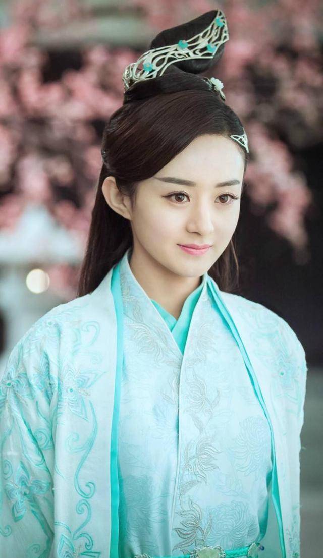 观众不觉有些审美疲劳,美如刘亦菲也曾在《神雕侠侣》中只有一袭白衣