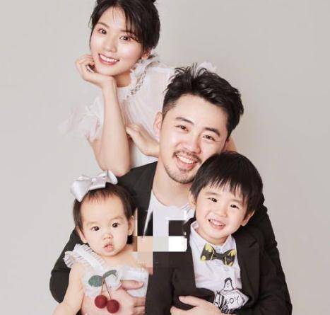 2015年10月黄英生下儿子,宝宝的小名叫做小玖
